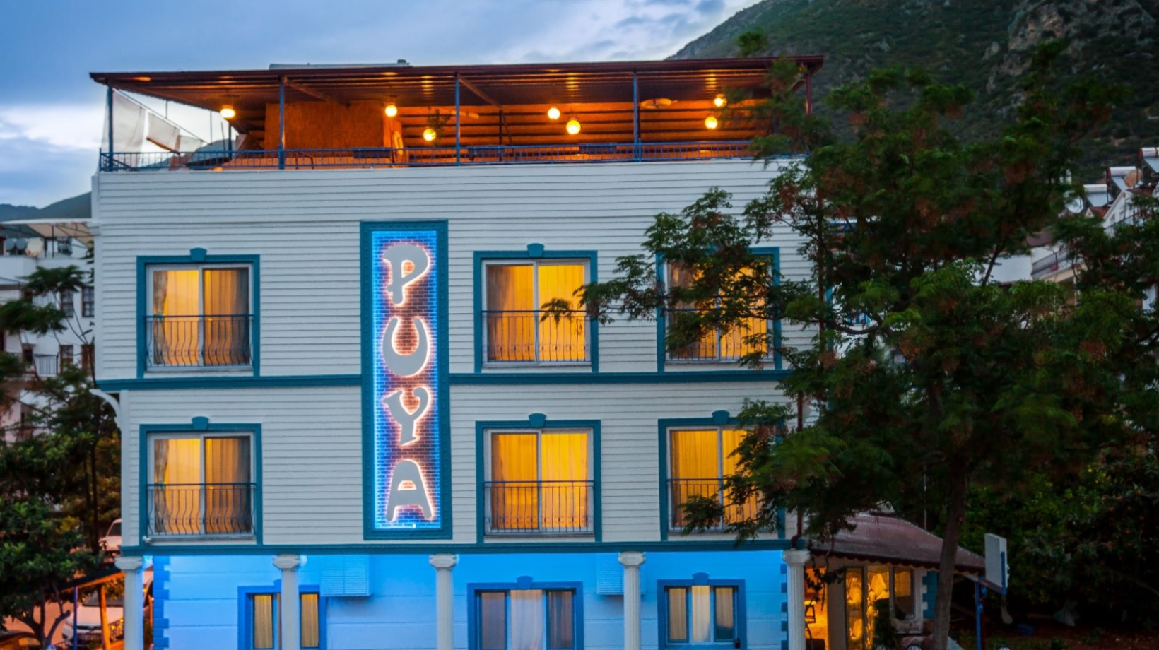 Puya Hotel